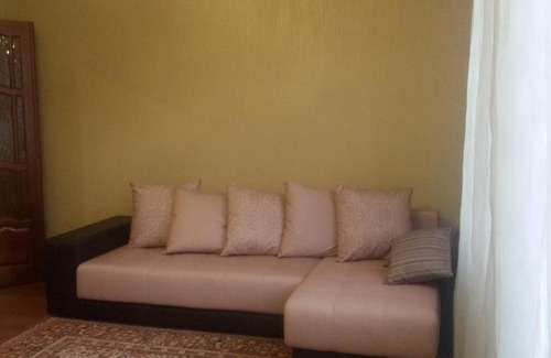 Tyrnyauz Apartment | Cozy Apartment in Tyrnyauz with Breakfast & Pet-Friendly Perks