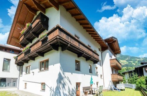 Finsing House | Inviting Holiday Home with Ski Storage for Families