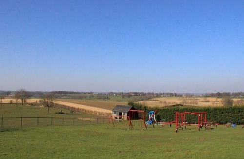 Ubachsberg House | Inviting Holiday Home in Voerendaal with Terrace Access