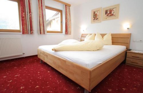 Uderns Apartment | Charming Apartment in Uderns, Steps from Ski Area