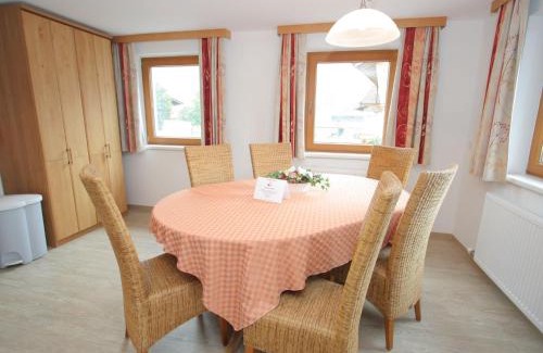 Uderns Apartment | Charming Apartment in Uderns, Steps from Ski Area