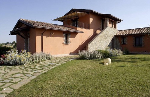 Bettona House | Discover Belvilla by OYO Perugino with Pool & Breakfast