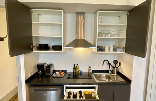 Verdun Apartment | Guest Rated 10/10 Apartment in Verdun, "La Scène du 66"
