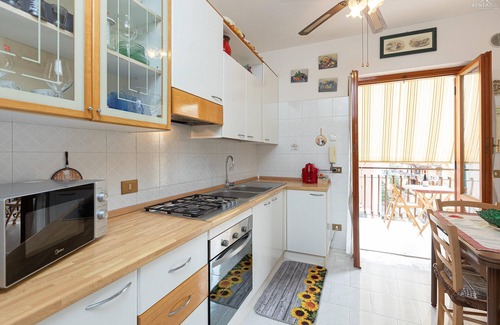 Ladispoli Apartment | Apartment in Via Genova in Ladispoli a few steps from the sea and train station