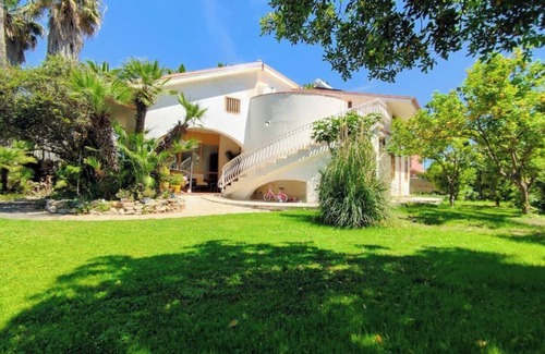 Punta Milocca Apartment | Apartment in villa 130 meters from the sea