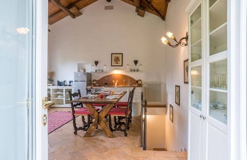 Villa Guardia Apartment | Apartment in Villa with pool and parking space