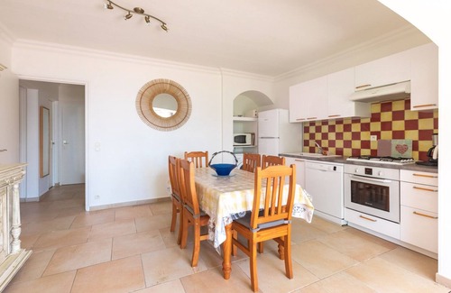 Cavaliere Beach Apartment | Beachfront Apartment with Ocean View & Spa Amenities