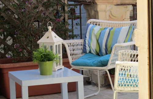 Ognina Apartment | Idyllic Villa Liberty Apartment with Ocean View and Garden