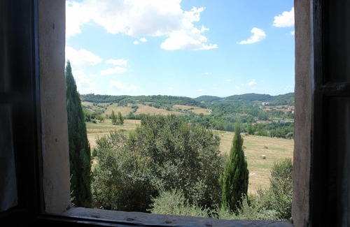 Poggibonsi Villa | Inviting Villa Apartment with Pool & Panoramic Views