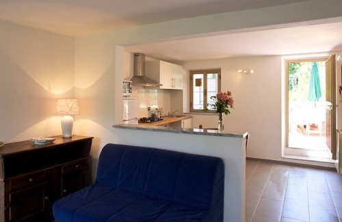 Cerri House | Secluded Hillside Apartment in Lerici with Garden & Parking