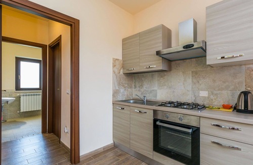 Sorano House | Tranquil Villa Apartment with Pool and Hot Tub Amenities
