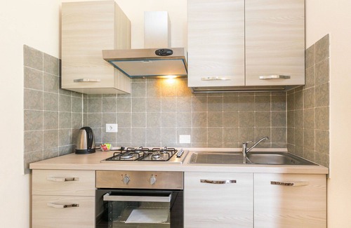 Sorano House | Inviting Villa Apartment with Pool, Hot Tub & Scenic Views