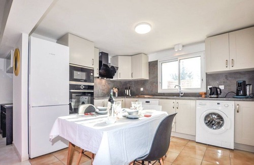 Vinassan Apartment | Apartment in Vinassan: 7 minutes from Narbonne and 20 minutes from the beaches!