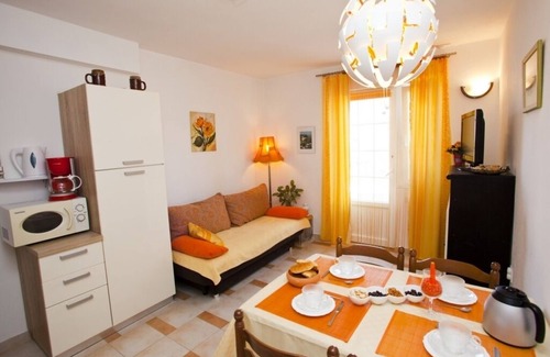 Vrbnik Apartment | Seaview Apartment in Vrbnik with Terrace and Free WIFI