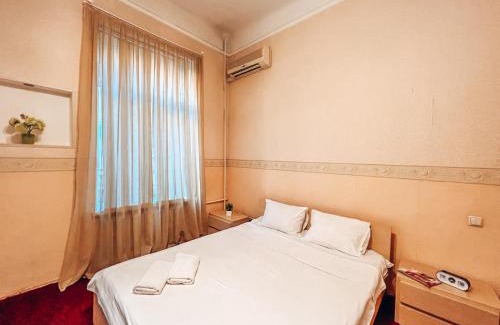 Khreshchatyy Yar Apartment | Pet-Friendly Apartment Near Independence Square Awaits You