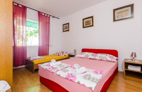 Gruz Apartment | Top-Rated Apartment Ines: Family-Friendly Getaway