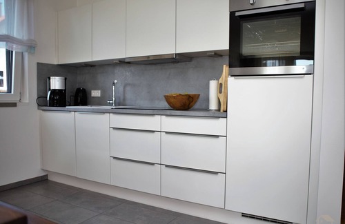Langenargen Apartment | Apartment 'Ins Blaue, 73qm' with Balcony and Wi-Fi