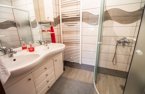 Cerklje ob Krki House | Unforgettable Stay at Apartment Irena - Family Friendly & Breakfast