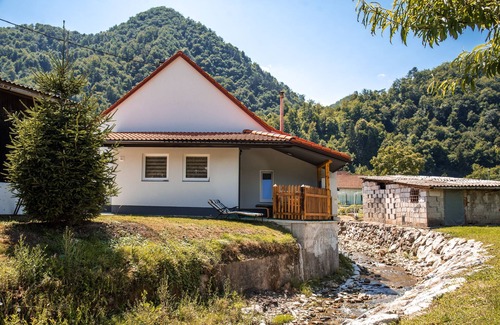 Cerklje ob Krki House | Unforgettable Stay at Apartment Irena - Family Friendly & Breakfast