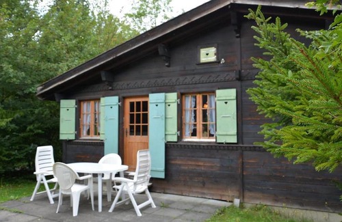 Saanen Apartment | Family-Friendly Apartment Ismene - Cozy Chalet Stay