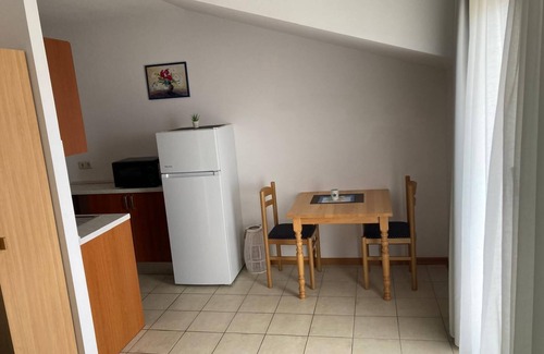 Okrug Gornji Apartment | Book Your Ideal Getaway at Apartment Istuk - Rated 10/10