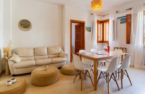 Lido Conchiglie Apartment | Apartment 'Respiro Del Mare 1' with Sea View, Wi-Fi and Air Conditioning