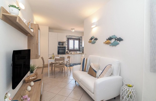 Santa Teresa di Gallura Apartment | Apartment 'Elena' with Balcony, Wi-Fi and Air Conditioning