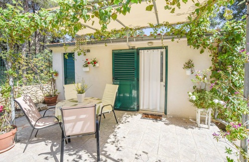 Veli Rat Apartment | Serene Apartment Ivan with Ocean Views in Veli Rat