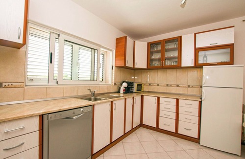 Velim Apartment | Inviting Oceanfront House Iva Luca with Breakfast Included