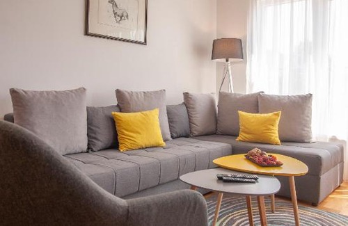Dubovica Apartment | Top-Rated Apartment Iva: Family-Friendly Retreat