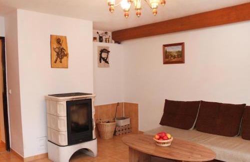 Janova Apartment | Experience Apartment Janová: Pet-Friendly with Pool & 10/10 Rating