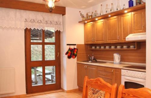 Janova Apartment | Experience Apartment Janová: Pet-Friendly with Pool & 10/10 Rating