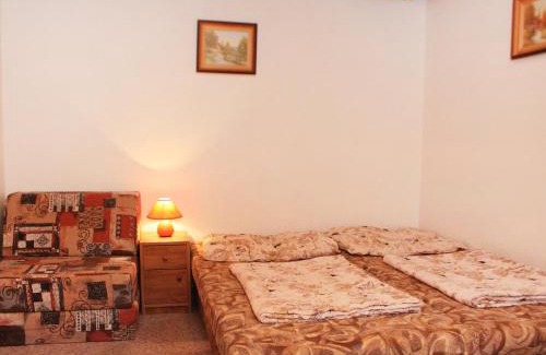 Janova Apartment | Experience Apartment Janová: Pet-Friendly with Pool & 10/10 Rating