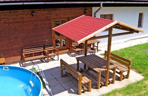 Janova Apartment | Experience Apartment Janová: Pet-Friendly with Pool & 10/10 Rating