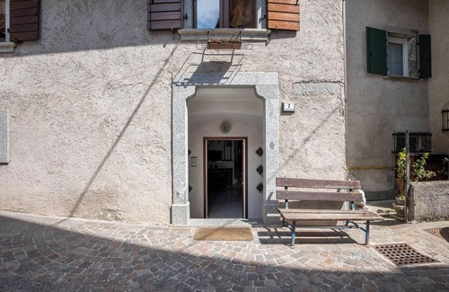 Molina di Ledro Apartment | Escape to Apartment "Jasmine" with Lake and Mountain Views