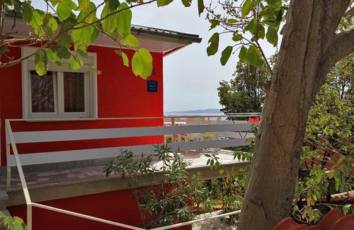 Cesarica Apartment | Discover Apartment Jelena: Oceanfront Bliss for Families