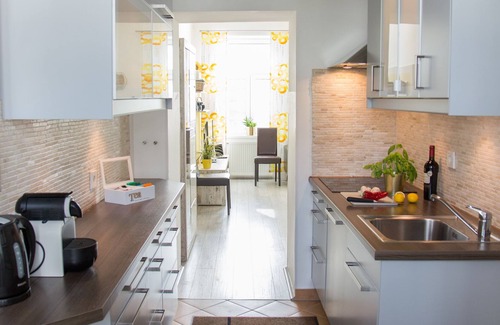 Vienna Apartment | Top-Rated Apartment Johansson in Vienna with Pool Access