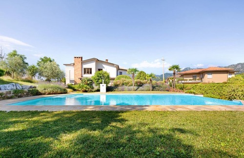 Voltino Apartment | Discover Apartment Jose: Guest Rated 9.8 with Pool Access