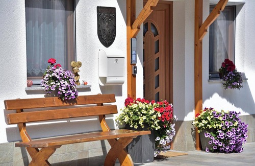 Racines Apartment | Mountain View Apartment 'Joselehof App Arnika' with Terrace