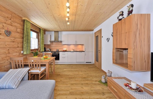 Racines Apartment | Cozy Apartment "Joselehof Edelweiss" with Mountain Views