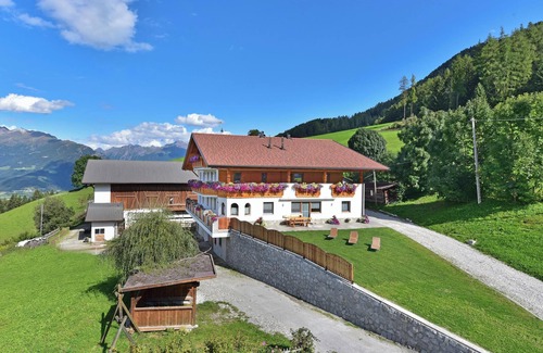 Racines Apartment | Cozy Apartment "Joselehof Edelweiss" with Mountain Views