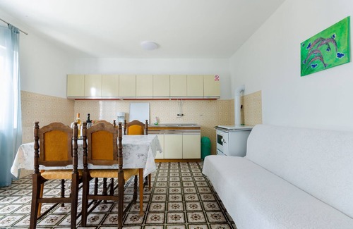 Senj Apartment | Stunning Apartment Josip in Senj with Ocean View & Breakfast