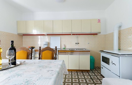 Senj Apartment | Stunning Apartment Josip in Senj with Ocean View & Breakfast