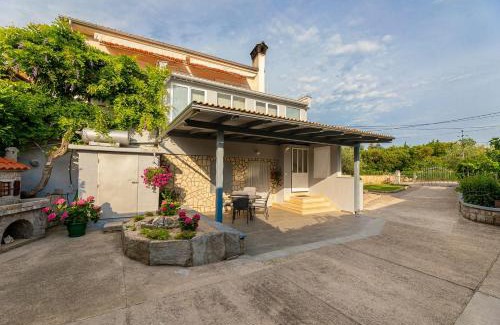 Gabonjin Apartment | Exceptional Apartment Josip Brusic - 9.5/10 Guest Rated