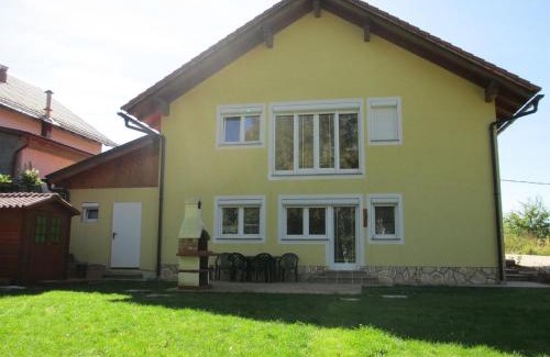 Fuzine Apartment | Family-Friendly Apartment JULIJA 1 with Pool & Pet Access