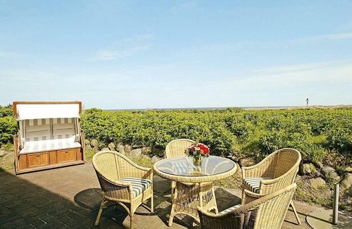 Kampen Apartment | Pet-Friendly Apartment Käptn Cook: Perfect for Your Stay