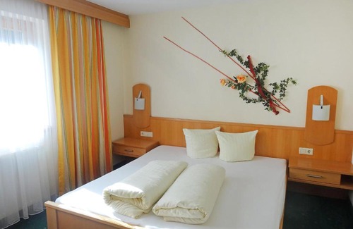 Trenkwald Apartment | Pet-Friendly Apartment Köfels-2 with Cozy Fireplace