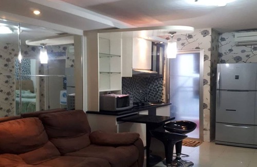 Pancoran House | Family-Friendly Apartment Kalibata City with Kitchen & Breakfast