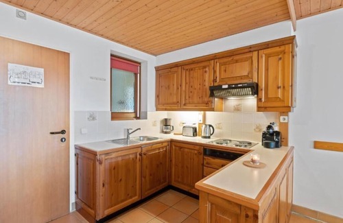 Treffen Apartment | Relax at Apartment Kanzelhöhe with Balcony and Lake Views
