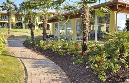 Moniga del Garda Apartment | Relaxing Apartments in Moniga, Italy with Pool & Pet Access